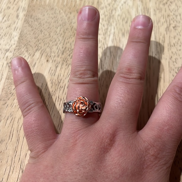 Rose ring - Picture 2 of 6